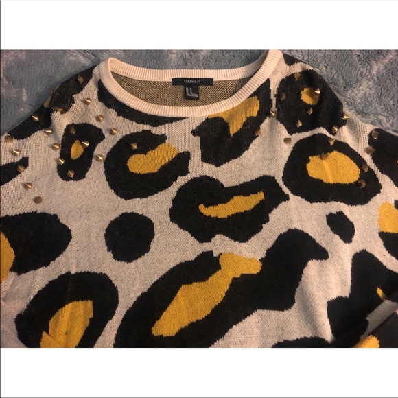 Sweater - Picture 4 of 7